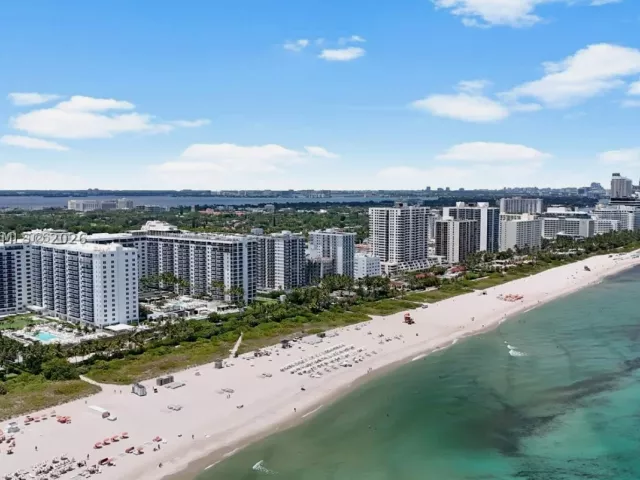 condo for sale in Miami Beach - 2301 Collins Ave 414 - MondialRealty