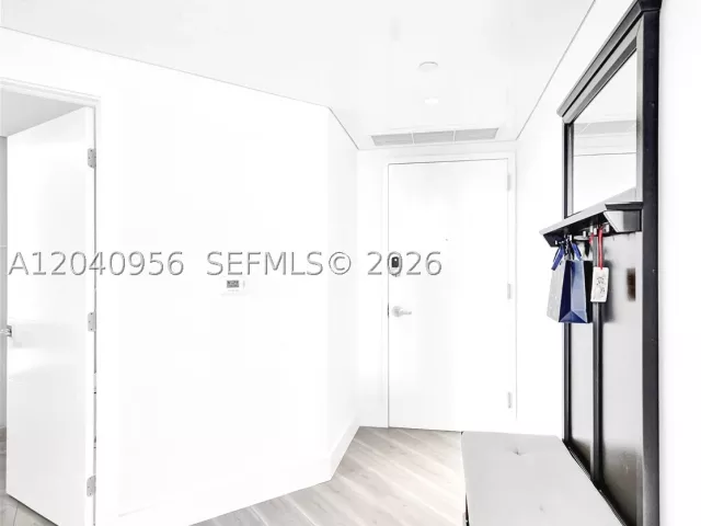 2-bedroom condo for sale in Miami Beach - 6365 Collins Ave 2407 - MondialRealty