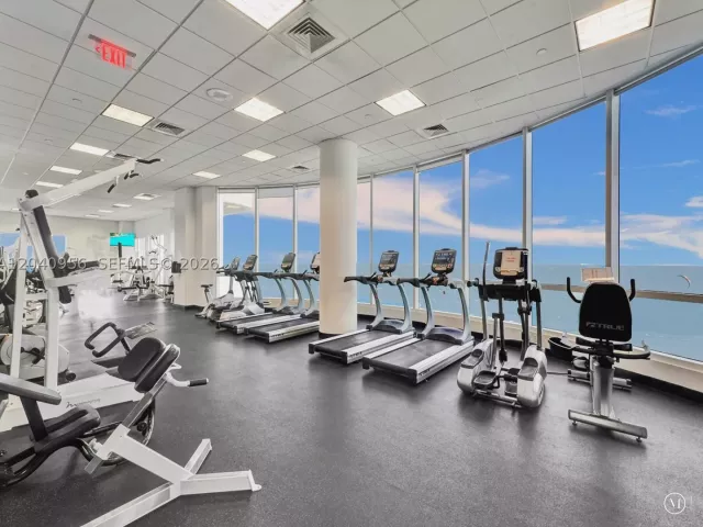 2-bedroom condo for sale in Miami Beach - 6365 Collins Ave 2407 - MondialRealty