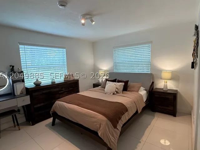 3-bedroom home for rent in Hollywood - 1902 N 24th Ave - MondialRealty