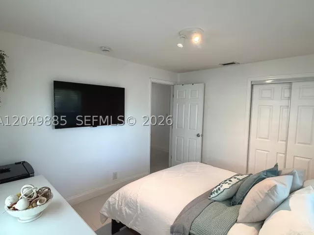 3-bedroom home for rent in Hollywood - 1902 N 24th Ave - MondialRealty