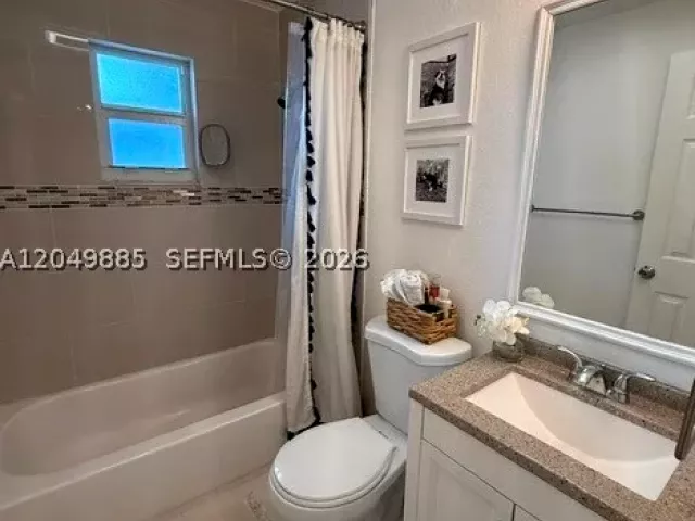 3-bedroom home for rent in Hollywood - 1902 N 24th Ave - MondialRealty