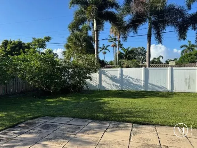 3-bedroom home for rent in Pompano Beach - 2624 NE 8th Court - MondialRealty