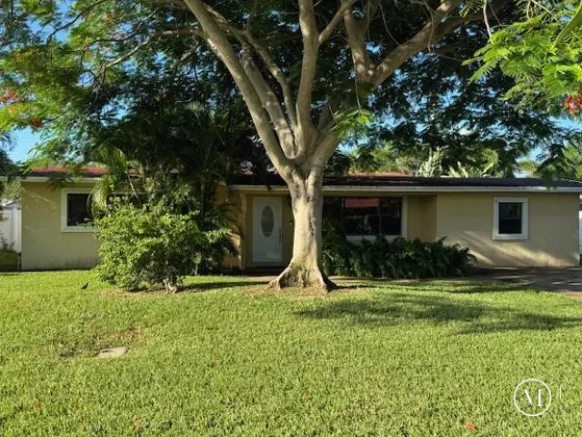 3-bedroom home for rent in Pompano Beach - 2624 NE 8th Court - MondialRealty