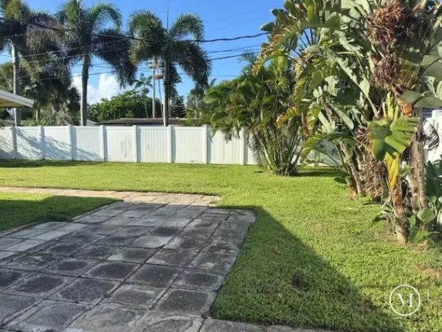 3-bedroom home for rent in Pompano Beach - 2624 NE 8th Court - MondialRealty