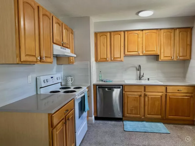 3-bedroom home for rent in Pompano Beach - 2624 NE 8th Court - MondialRealty
