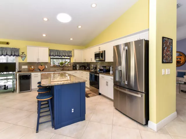 2-bedroom home for sale in Delray Beach - 3230 Riviera Drive - MondialRealty