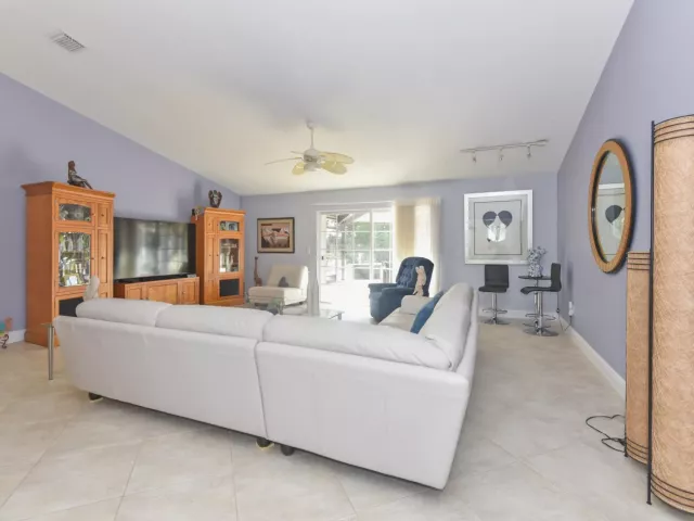 2-bedroom home for sale in Delray Beach - 3230 Riviera Drive - MondialRealty