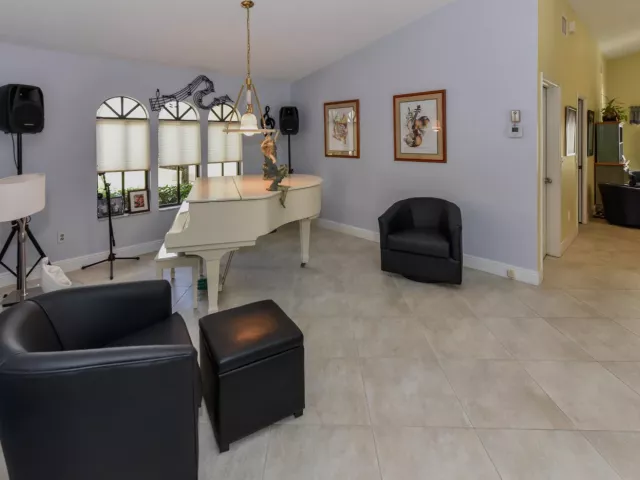 2-bedroom home for sale in Delray Beach - 3230 Riviera Drive - MondialRealty