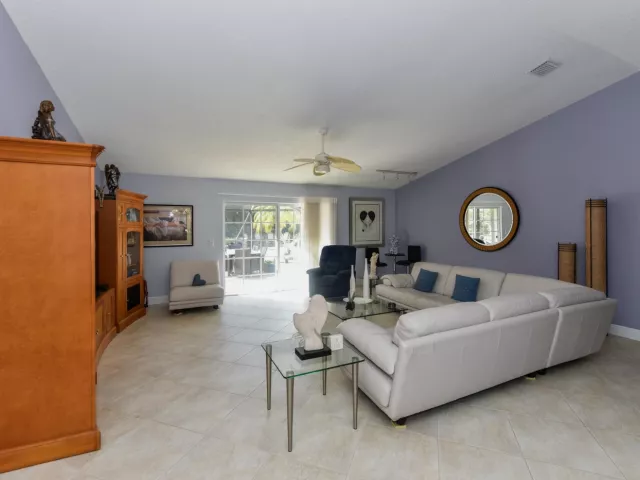 2-bedroom home for sale in Delray Beach - 3230 Riviera Drive - MondialRealty