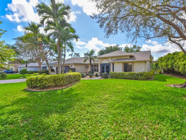 2-bedroom home for sale in Delray Beach - 3230 Riviera Drive - MondialRealty