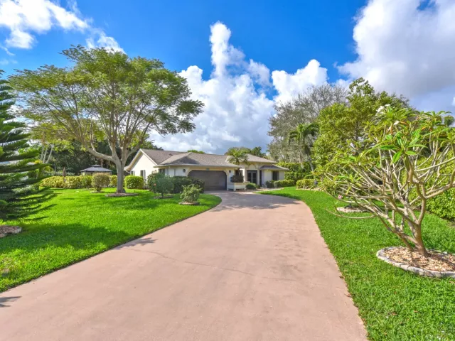 2-bedroom home for sale in Delray Beach - 3230 Riviera Drive - MondialRealty