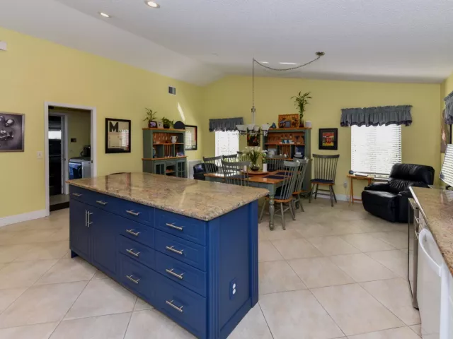 2-bedroom home for sale in Delray Beach - 3230 Riviera Drive - MondialRealty