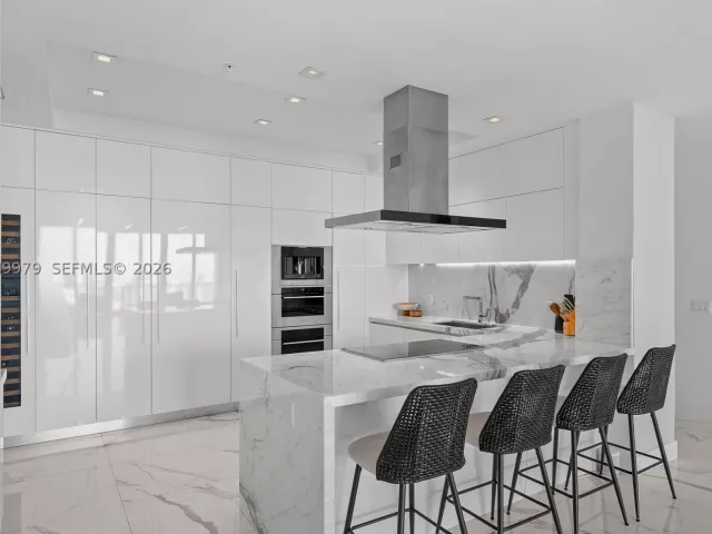 5-bedroom condo for sale in Sunny Isles Beach - 300 Sunny Isles Blvd Penthouse-03 - MondialRealty