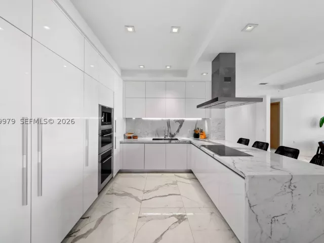 5-bedroom condo for sale in Sunny Isles Beach - 300 Sunny Isles Blvd Penthouse-03 - MondialRealty