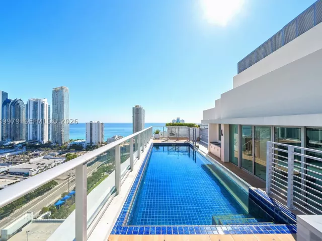 5-bedroom condo for sale in Sunny Isles Beach - 300 Sunny Isles Blvd Penthouse-03 - MondialRealty