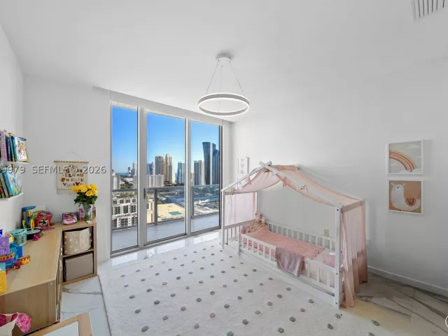 5-bedroom condo for sale in Sunny Isles Beach - 300 Sunny Isles Blvd Penthouse-03 - MondialRealty