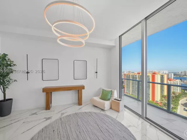5-bedroom condo for sale in Sunny Isles Beach - 300 Sunny Isles Blvd Penthouse-03 - MondialRealty
