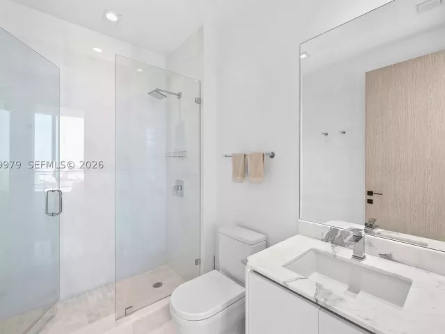 5-bedroom condo for sale in Sunny Isles Beach - 300 Sunny Isles Blvd Penthouse-03 - MondialRealty