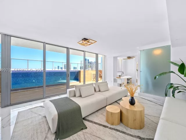 5-bedroom condo for sale in Sunny Isles Beach - 300 Sunny Isles Blvd Penthouse-03 - MondialRealty