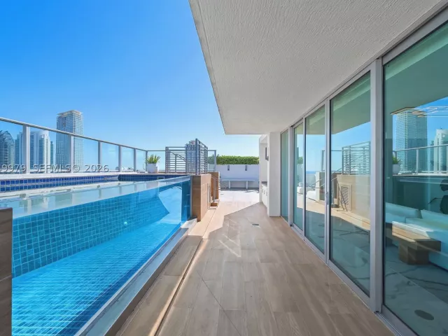 5-bedroom condo for sale in Sunny Isles Beach - 300 Sunny Isles Blvd Penthouse-03 - MondialRealty