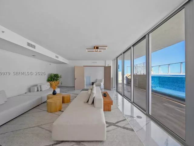5-bedroom condo for sale in Sunny Isles Beach - 300 Sunny Isles Blvd Penthouse-03 - MondialRealty