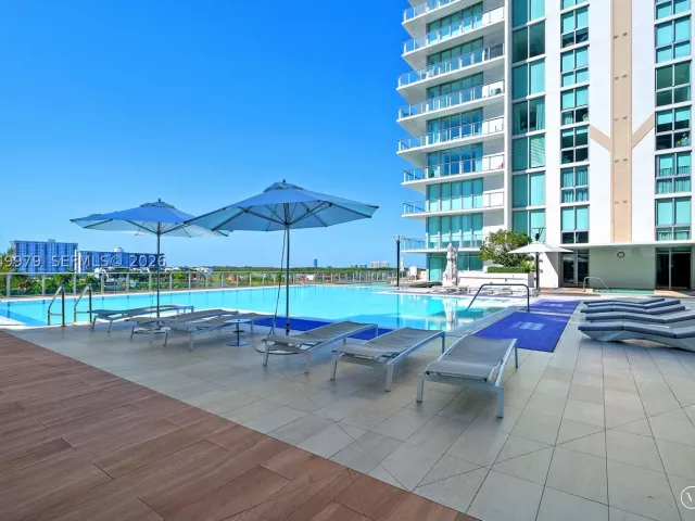 5-bedroom condo for sale in Sunny Isles Beach - 300 Sunny Isles Blvd Penthouse-03 - MondialRealty