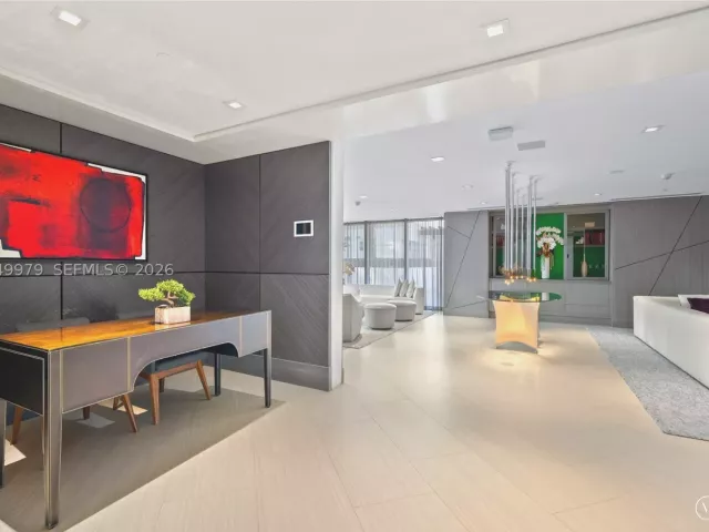 5-bedroom condo for sale in Sunny Isles Beach - 300 Sunny Isles Blvd Penthouse-03 - MondialRealty