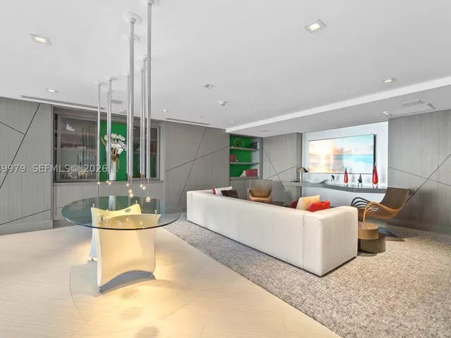 5-bedroom condo for sale in Sunny Isles Beach - 300 Sunny Isles Blvd Penthouse-03 - MondialRealty