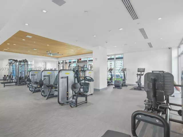 5-bedroom condo for sale in Sunny Isles Beach - 300 Sunny Isles Blvd Penthouse-03 - MondialRealty