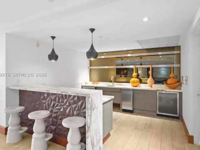 5-bedroom condo for sale in Sunny Isles Beach - 300 Sunny Isles Blvd Penthouse-03 - MondialRealty