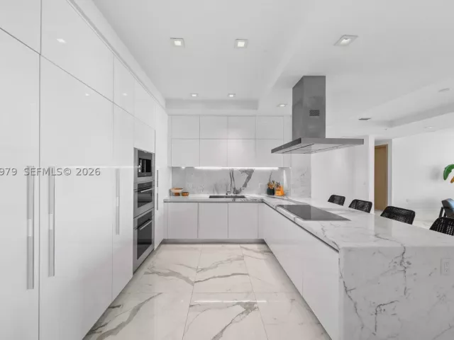 5-bedroom condo for sale in Sunny Isles Beach - 300 Sunny Isles Blvd Penthouse-03 - MondialRealty