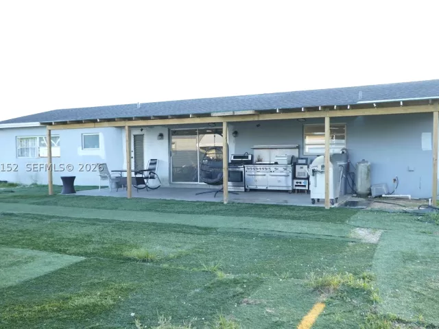 3-bedroom home for sale in Homestead - 32305 SW 202nd Ave - MondialRealty
