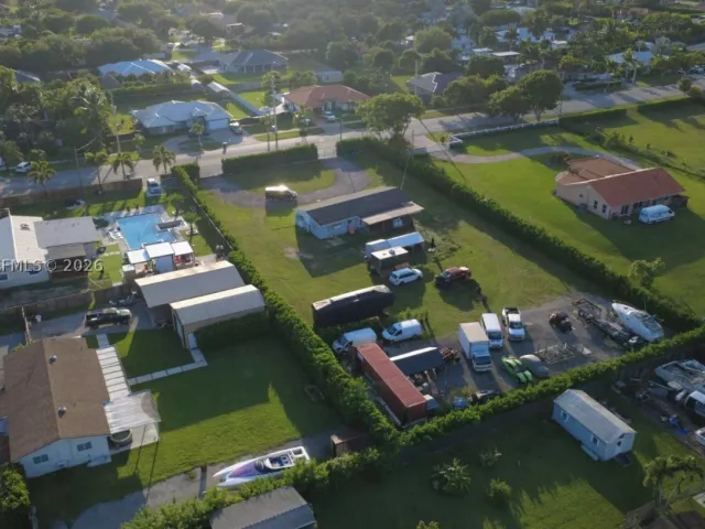 3-bedroom home for sale in Homestead - 32305 SW 202nd Ave - MondialRealty