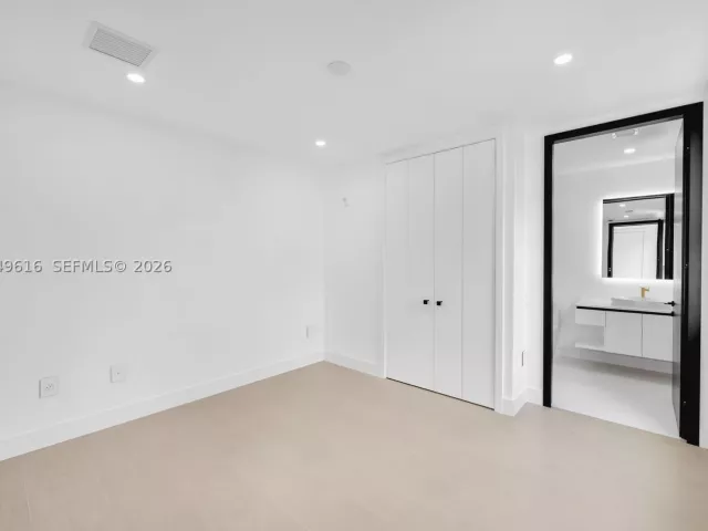 3-bedroom home for rent in Pompano Beach - 3220 NE 7th St - MondialRealty