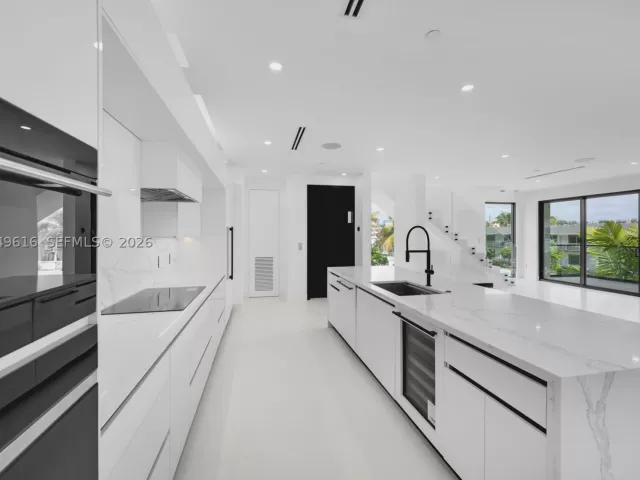 3-bedroom home for rent in Pompano Beach - 3220 NE 7th St - MondialRealty