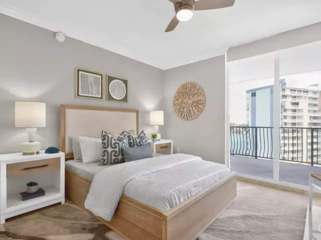 2-bedroom condo for sale in Fort Lauderdale - 100 S Birch Road 1003f - MondialRealty