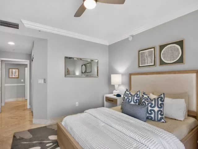 2-bedroom condo for sale in Fort Lauderdale - 100 S Birch Road 1003f - MondialRealty