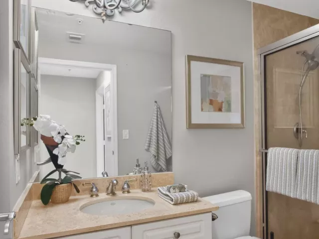 2-bedroom condo for sale in Fort Lauderdale - 100 S Birch Road 1003f - MondialRealty