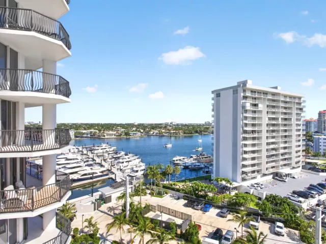 2-bedroom condo for sale in Fort Lauderdale - 100 S Birch Road 1003f - MondialRealty