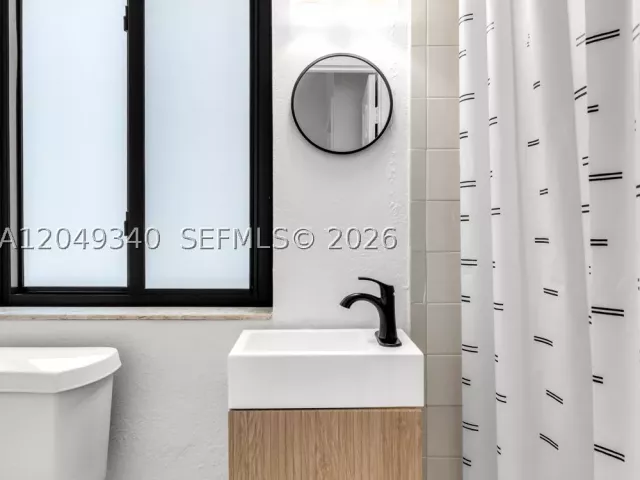 3-bedroom home for sale in Miami - 944 SW 10th Avenue - MondialRealty