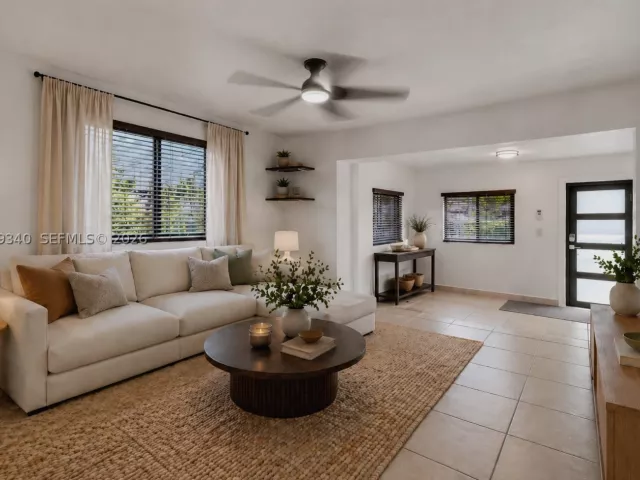 3-bedroom home for sale in Miami - 944 SW 10th Avenue - MondialRealty