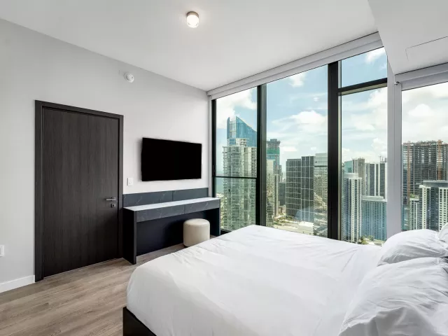 1-bedroom condo for sale in Miami - 20 NE 11th Street 4805 - MondialRealty