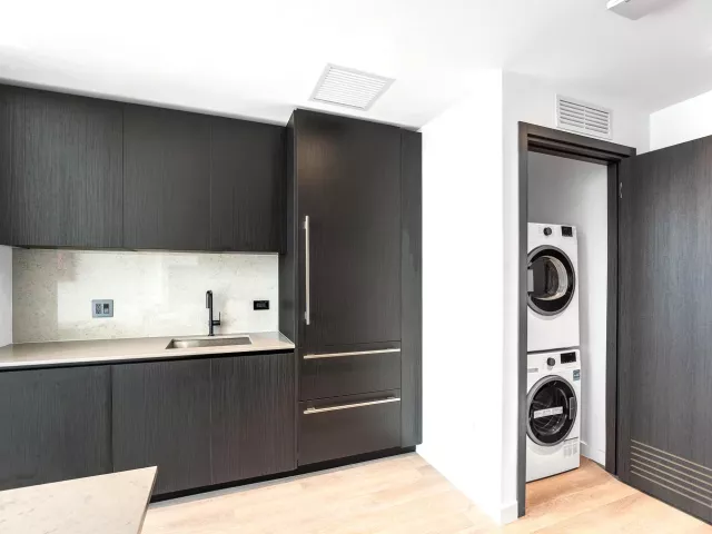 1-bedroom condo for sale in Miami - 20 NE 11th Street 4805 - MondialRealty