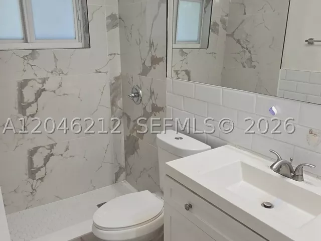 4-bedroom home for rent in Miami - 1331 NE 211th St - MondialRealty