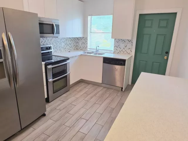 4-bedroom home for rent in Miami - 1331 NE 211th St - MondialRealty