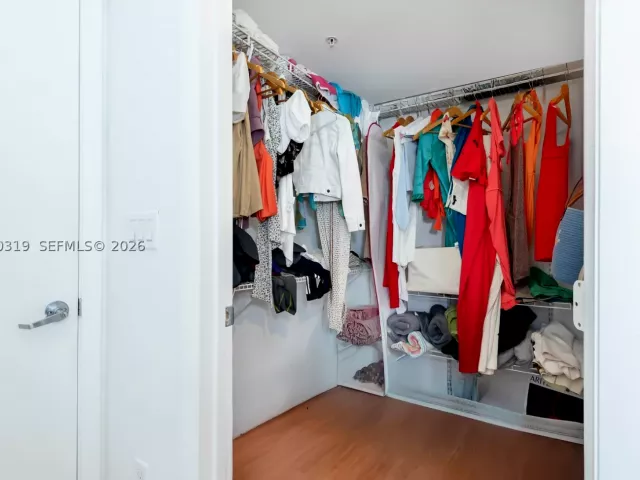 2-bedroom condo for sale in Miami - 90 SW 3rd St 2113 - MondialRealty
