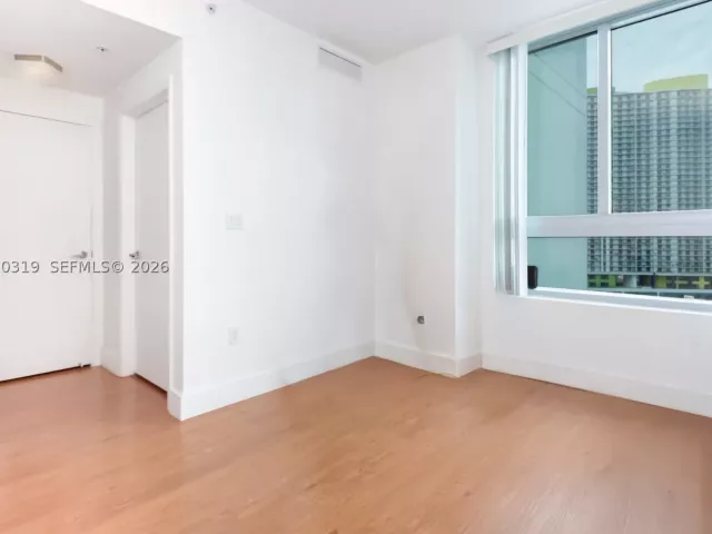 2-bedroom condo for sale in Miami - 90 SW 3rd St 2113 - MondialRealty