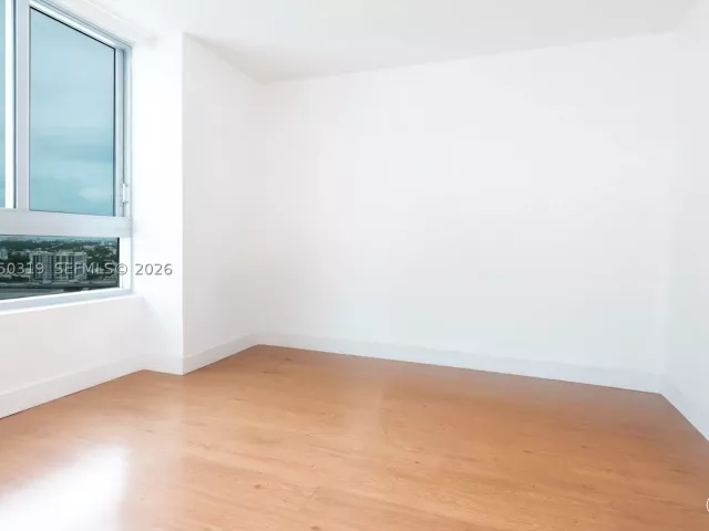 2-bedroom condo for sale in Miami - 90 SW 3rd St 2113 - MondialRealty