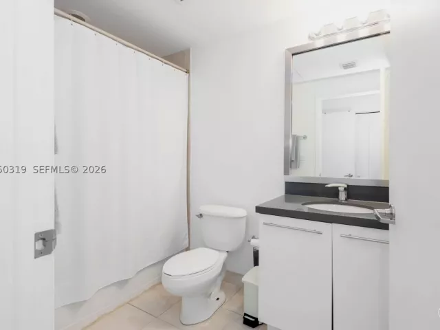 2-bedroom condo for sale in Miami - 90 SW 3rd St 2113 - MondialRealty